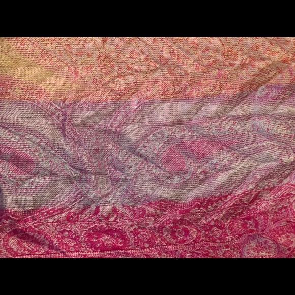 ☀️Beautiful Scarf☀️ - Picture 2 of 6